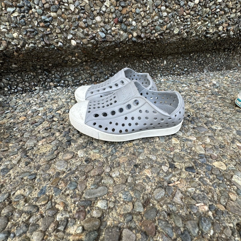 NATIVE YOUTH Gray Kids Slip-On Sandals